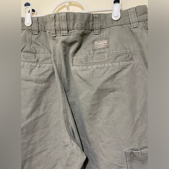 Columbia Dark Khaki Beige Cargo  Pants size 38 lots of pockets concealed pockets - Picture 12 of 16